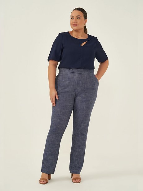 Calça Reta Regular de Alfaiataria em Algodão Plus Size Marinho Nazira