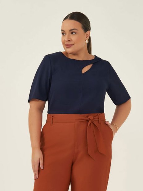 Blusa Manga Curta com Gota e Botão Plus Size Marinho Nany