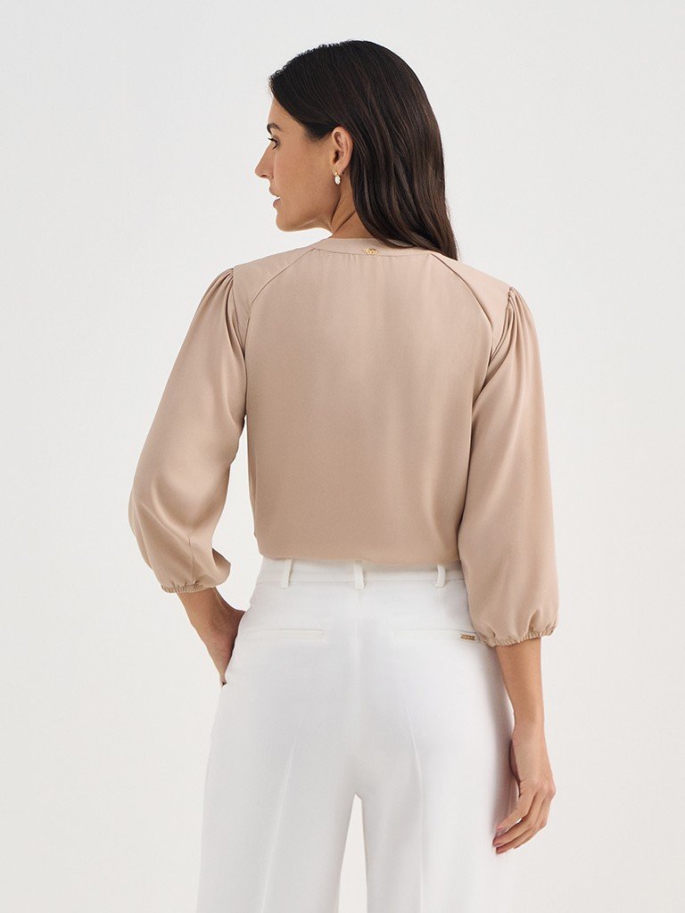 Blusa Manga 7/8 em Crepe Mocha Mousse Andressa