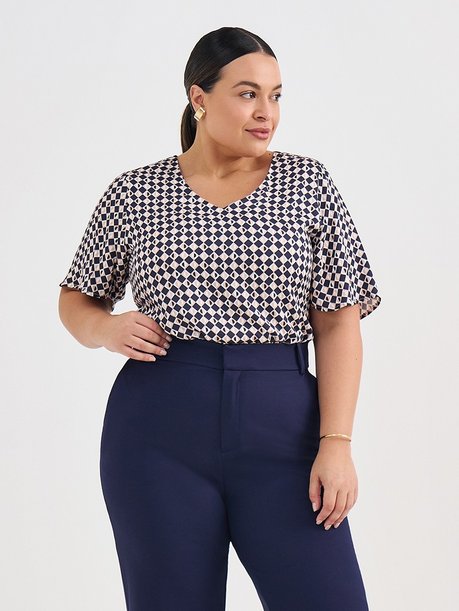 Blusa Manga Evasê Plus Size Estampa Peach Fuzz Cristiana