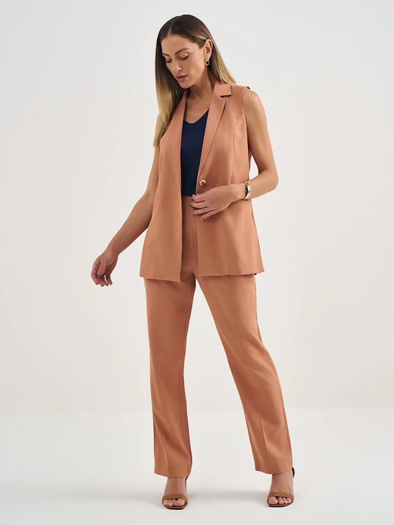 Colete Alongado de Alfaiataria em Viscose Camel Crislene