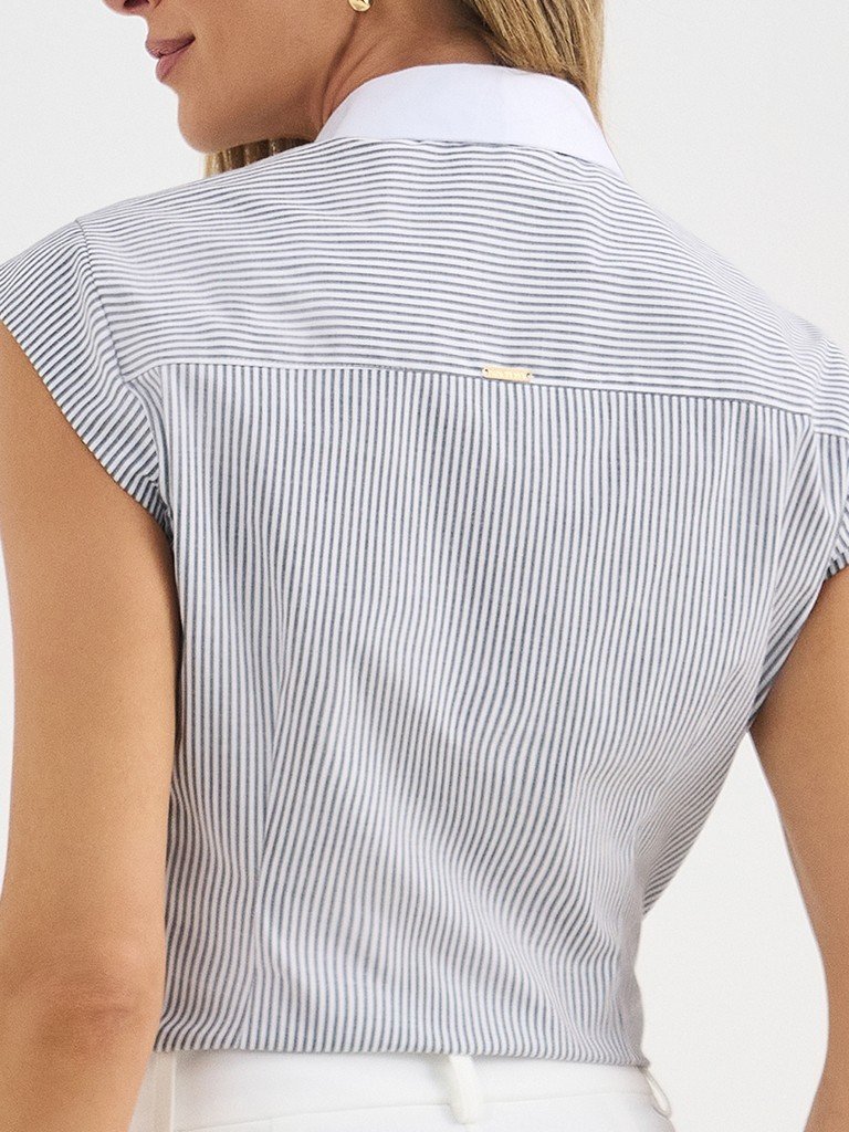 camisa kayele detalhe pala costas