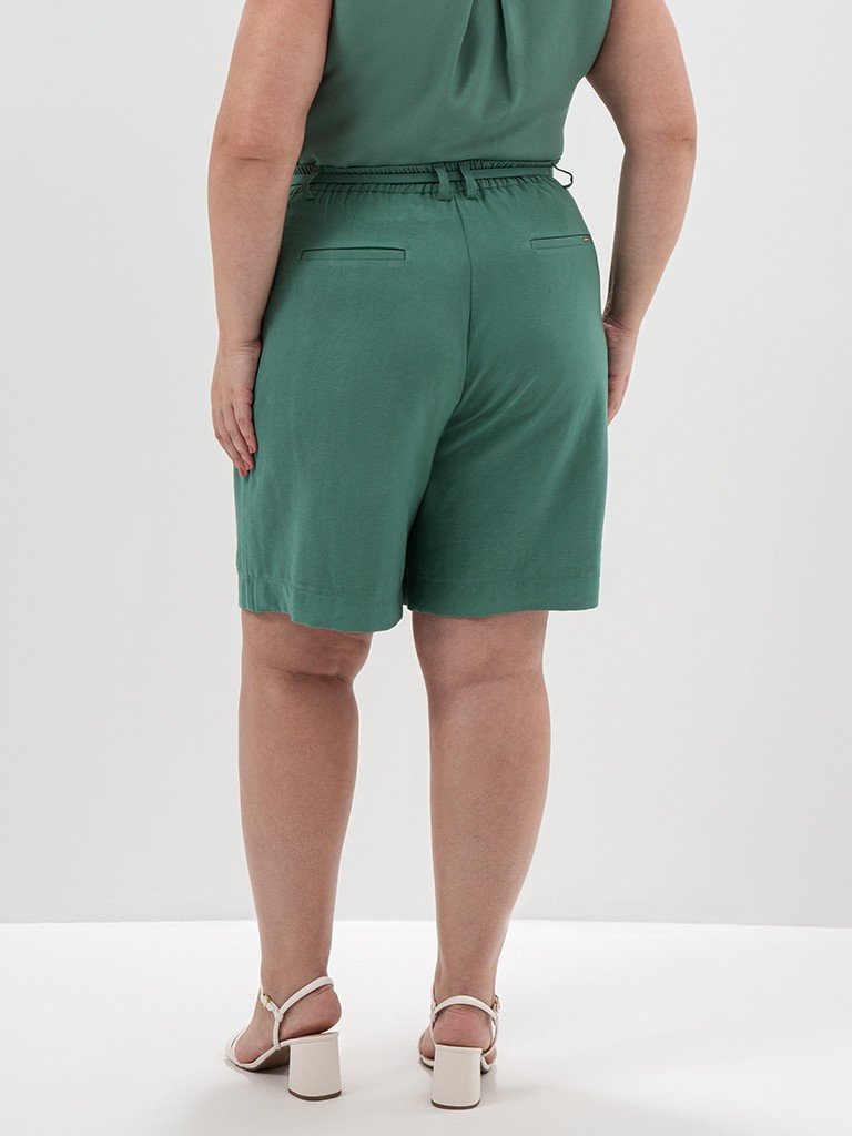 bermuda inessa detalhes plus size costas