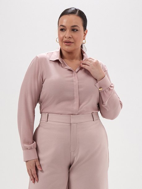 camisa ilmara detalhes botao plus size