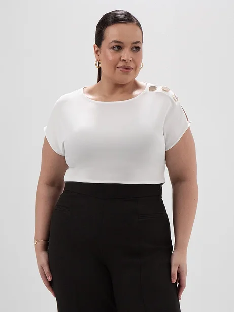 Blusa com Decote Canoa Plus Size Off White Maisa
