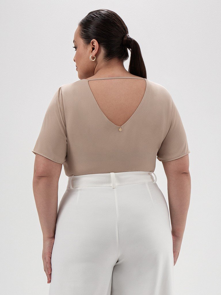 blusa marta plus costas detalhe