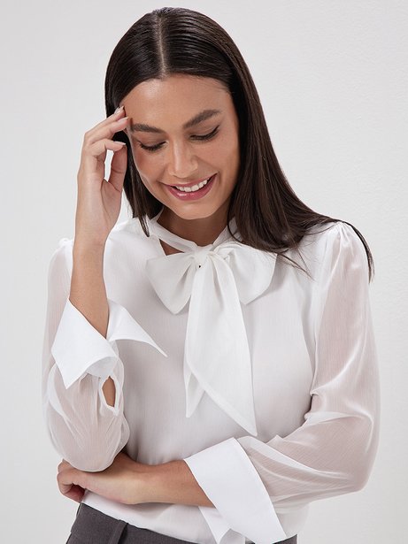Blusa Manga Longa com Laço Off White Rosali