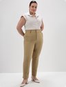Calça de Alfaiataria Reta Slim Plus Size Mocha Mousse Giovana