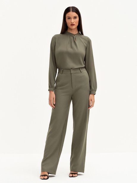 Calça Wide Leg de Alfaiataria Creponada Verde Oliva Val