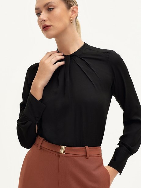 Blusa Manga Longa com Pregas Preta Vivi