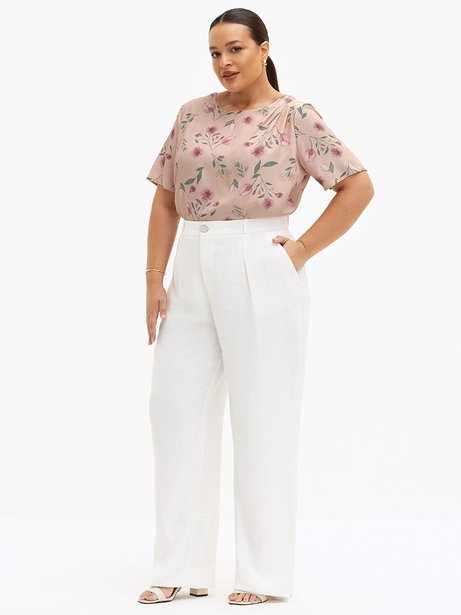 Blusa Manga Curta em Crepe Plus Size Rosê Floral Adinara