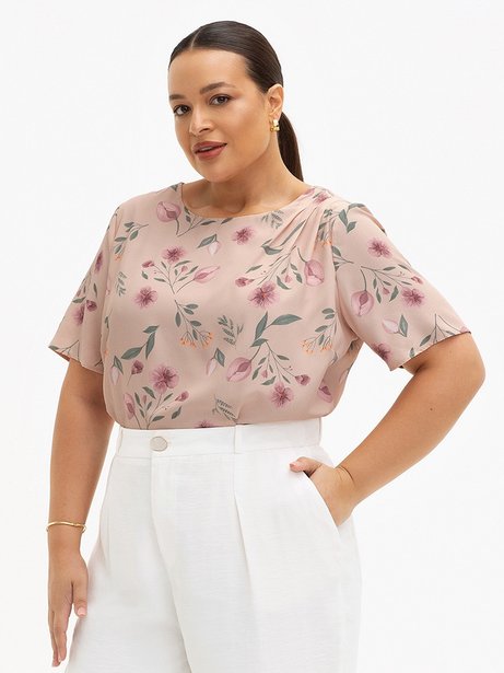 Blusa Manga Curta em Crepe Plus Size Rosê Floral Adinara