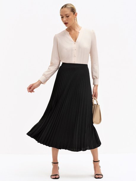 Saia Plissada Longuete em Crepe Preto Antonieta