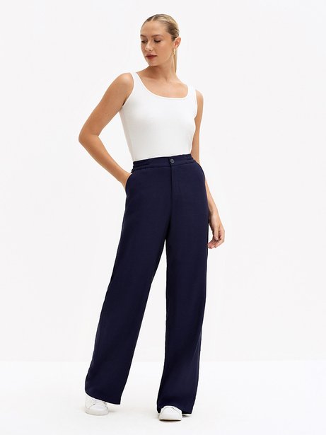 Calça Wide Leg de Alfaiataria em Viscose Marinho Arlete