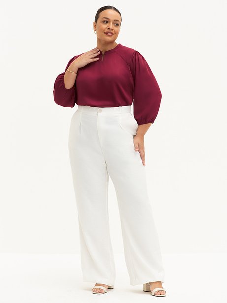 Calça Wide Leg com Vinco Plus Size Off White Jenny