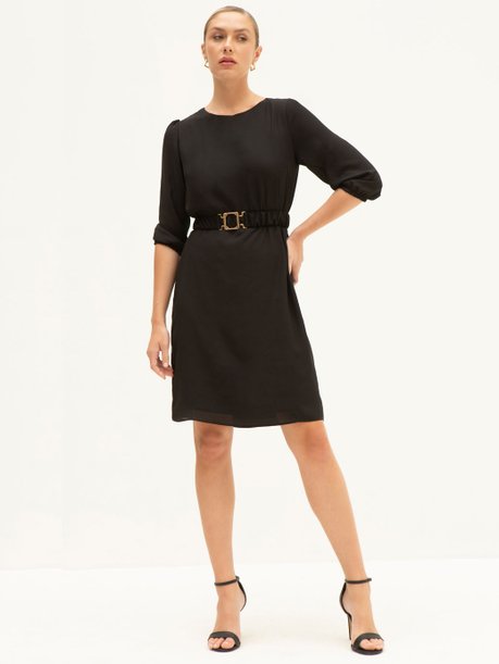 Vestido com Cinto e Fivela Dourada Preto Vilmara