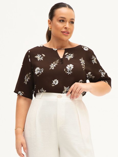 Blusa em Viscose Estampada Plus Size Marrom Graciane