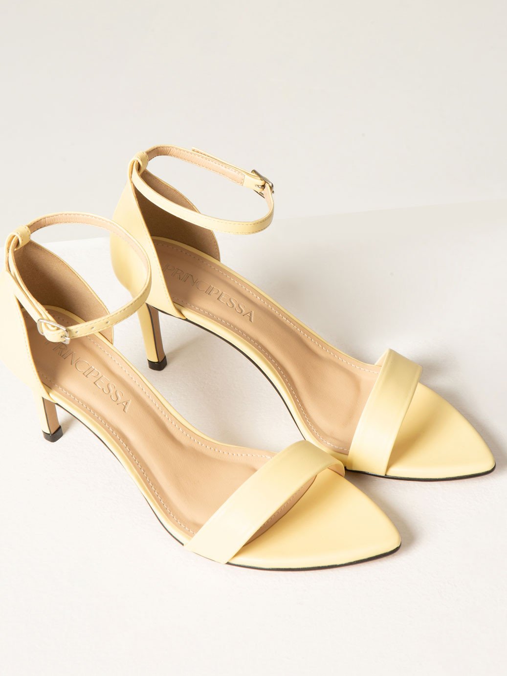 joelma amarelo manteiga