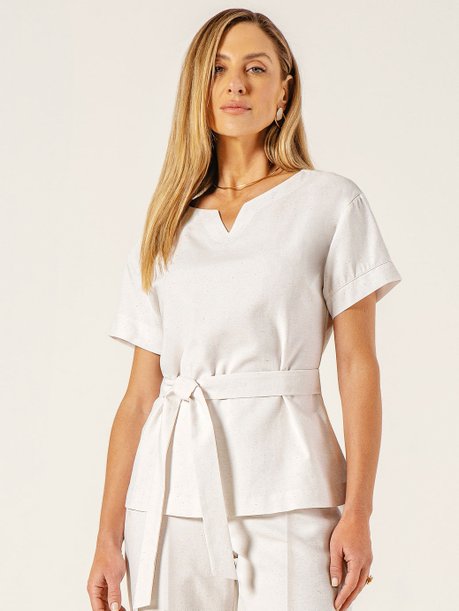 Blusa com Ombros Deslocados em Viscose Fluid com Linho Off White Julieta