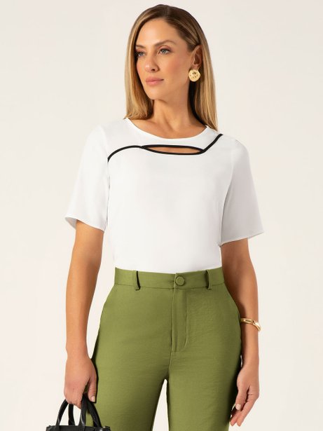 Blusa Manga Curta em Crepe Off White Laurita