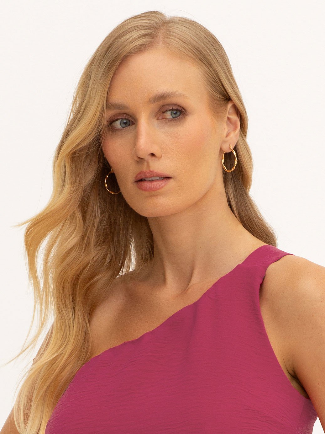 brinco argola torcida dourada austria