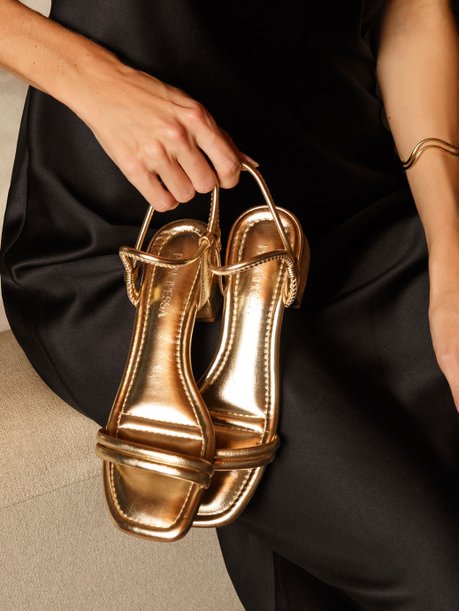 Sandália Salto Bloco Dourada Elenir