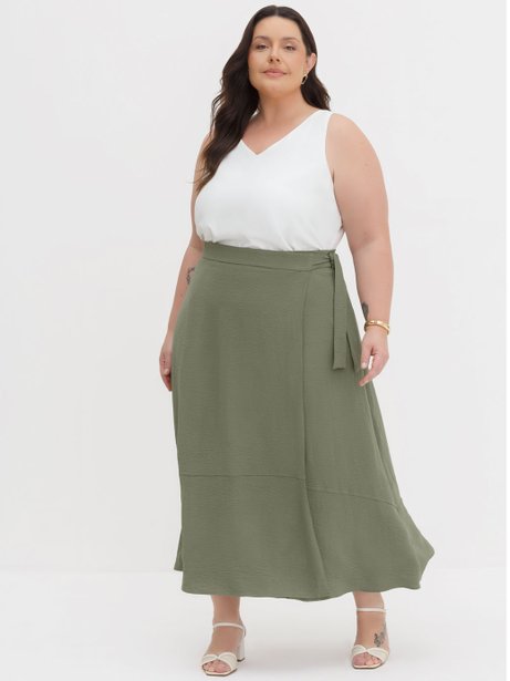 Saia Transpassada Longuete em Crepe Plus Size Verde Oliva Quesia