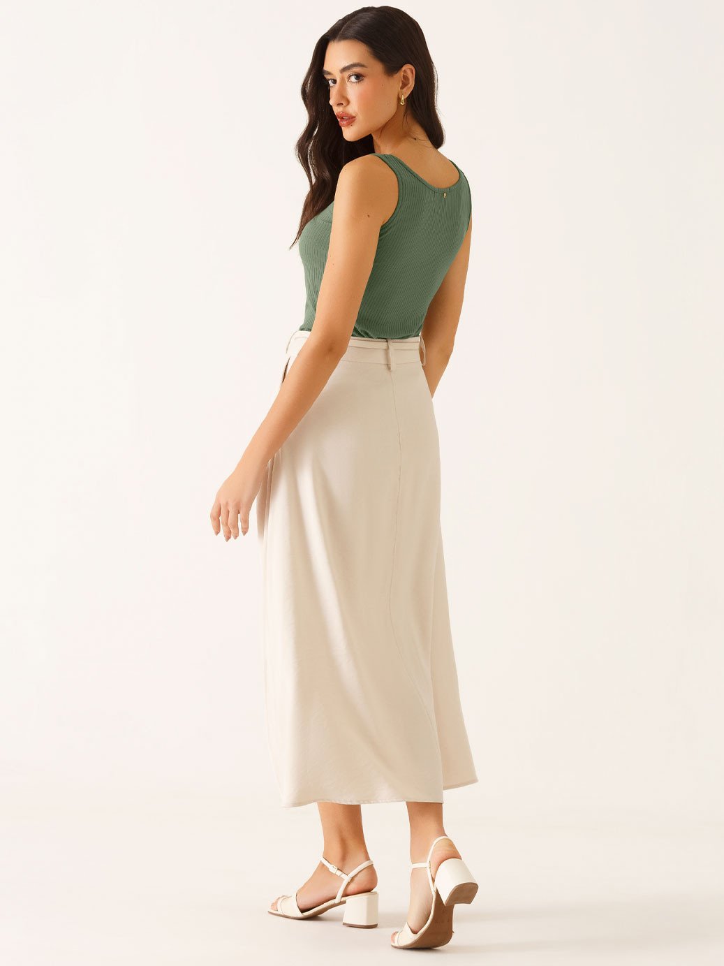 10800346 blusa danusa verde oliva 11000406 saia gislayne areia 1 2