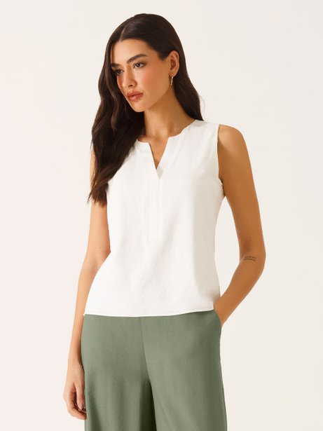 Blusa com Peitilho Decote V em Viscose Off White Josiela