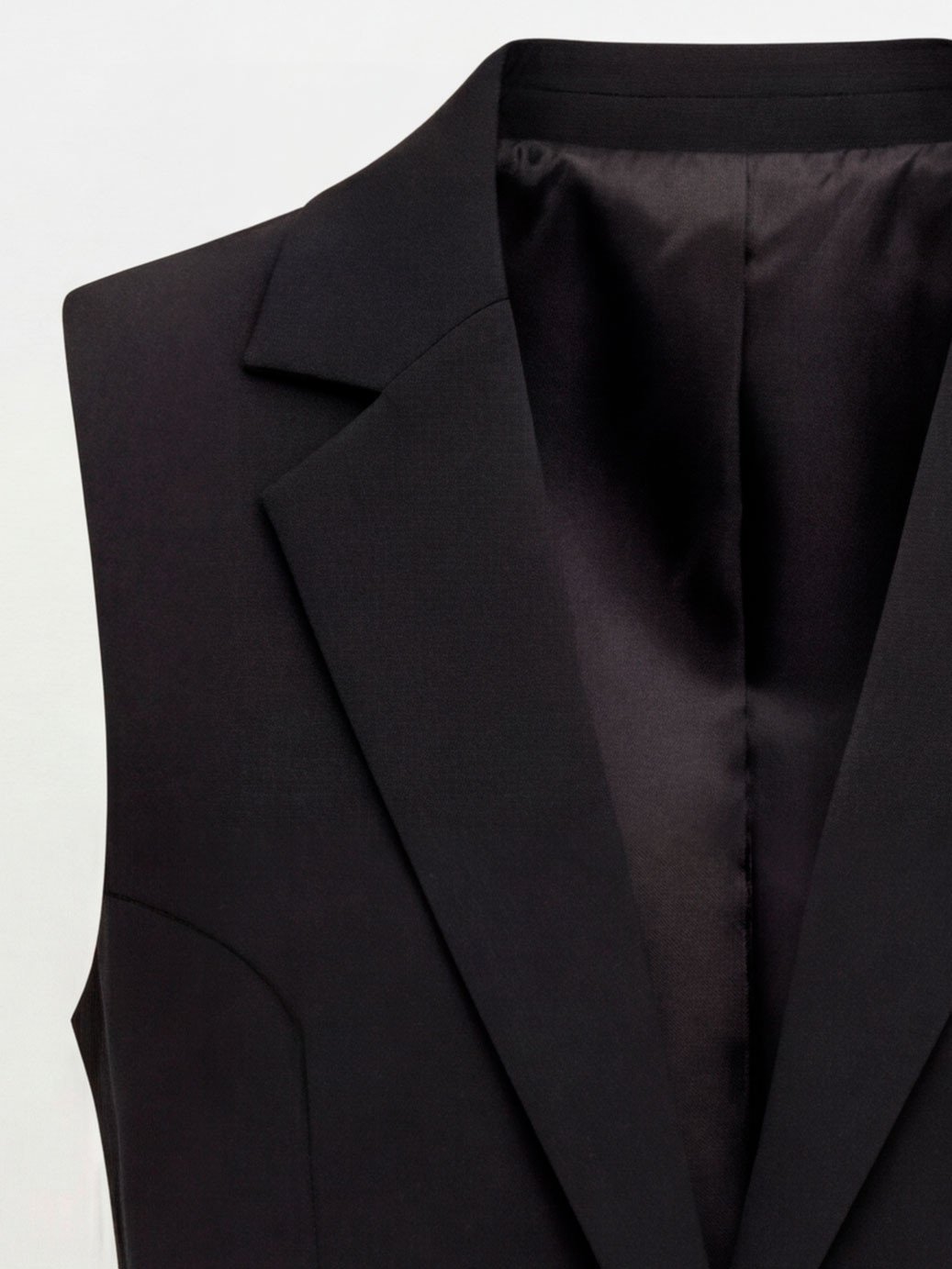 colete alongado em alfaiataria com faixa grasi1