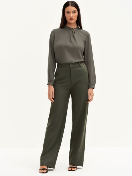 Calça Wide Leg de Alfaiataria Creponada Verde Oliva Val