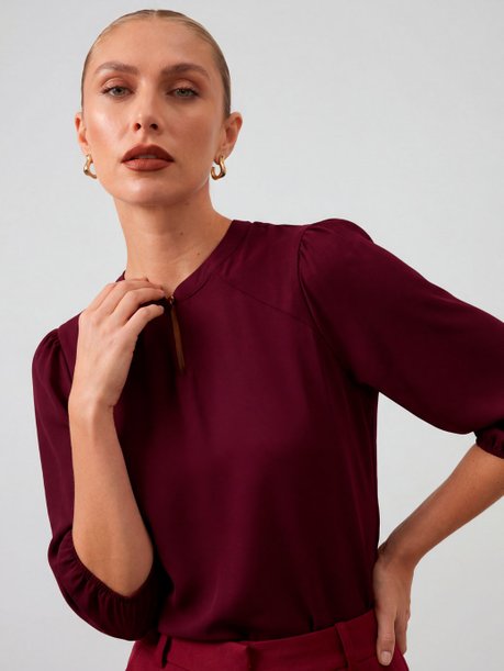 Blusa Manga 7/8 em Crepe Vermelho Bordô Cirlane