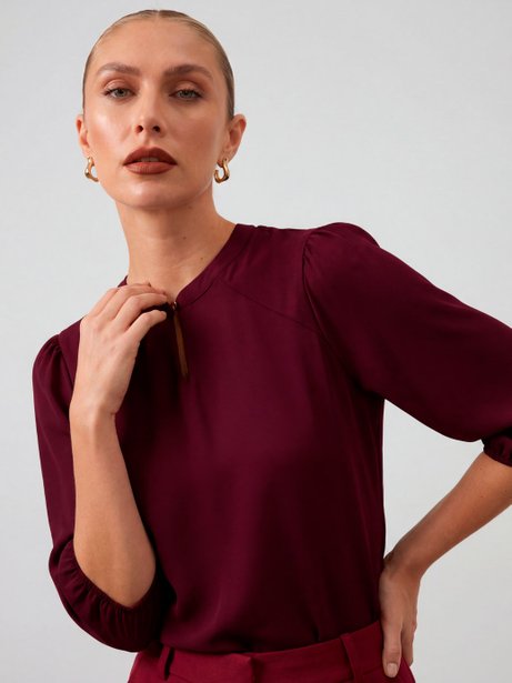 Blusa Manga 7/8 em Crepe Vermelho Bordô Cirlane