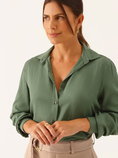 Camisa Manga Longa Regular em Viscose Verde Veranice