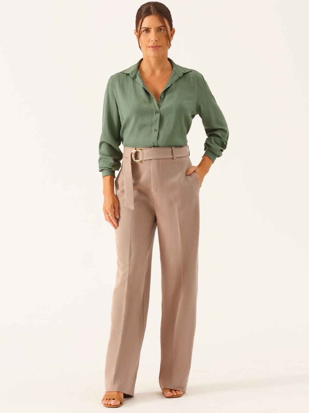 10202299 camisa manga longa regular em viscose verde veranice 19200381 calca wide leg de alfaiataria em viscose mocha mousse angelica 3 2