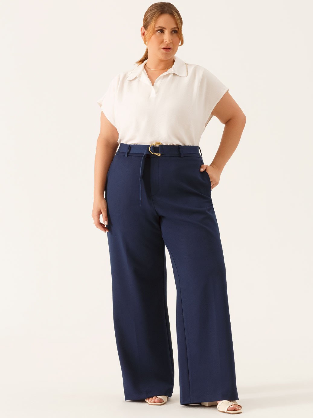 10501650 blusa manga curta decote v em viscose off white viviani 19200535 calca wide leg de alfaiataria em viscose marinho natiele 2 3