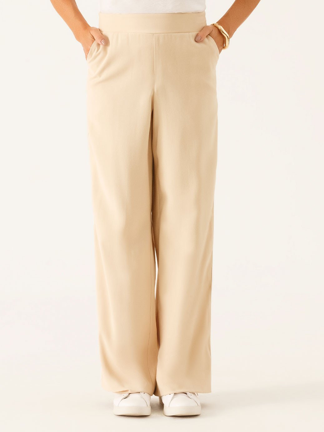 10501650 blusa manga curta decote v em viscose off white viviani 19200536 calca alfaiataria wide leg em viscose aveia vitoriana 2