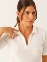 10501717 blusa polo em malha texturizada off white talira
