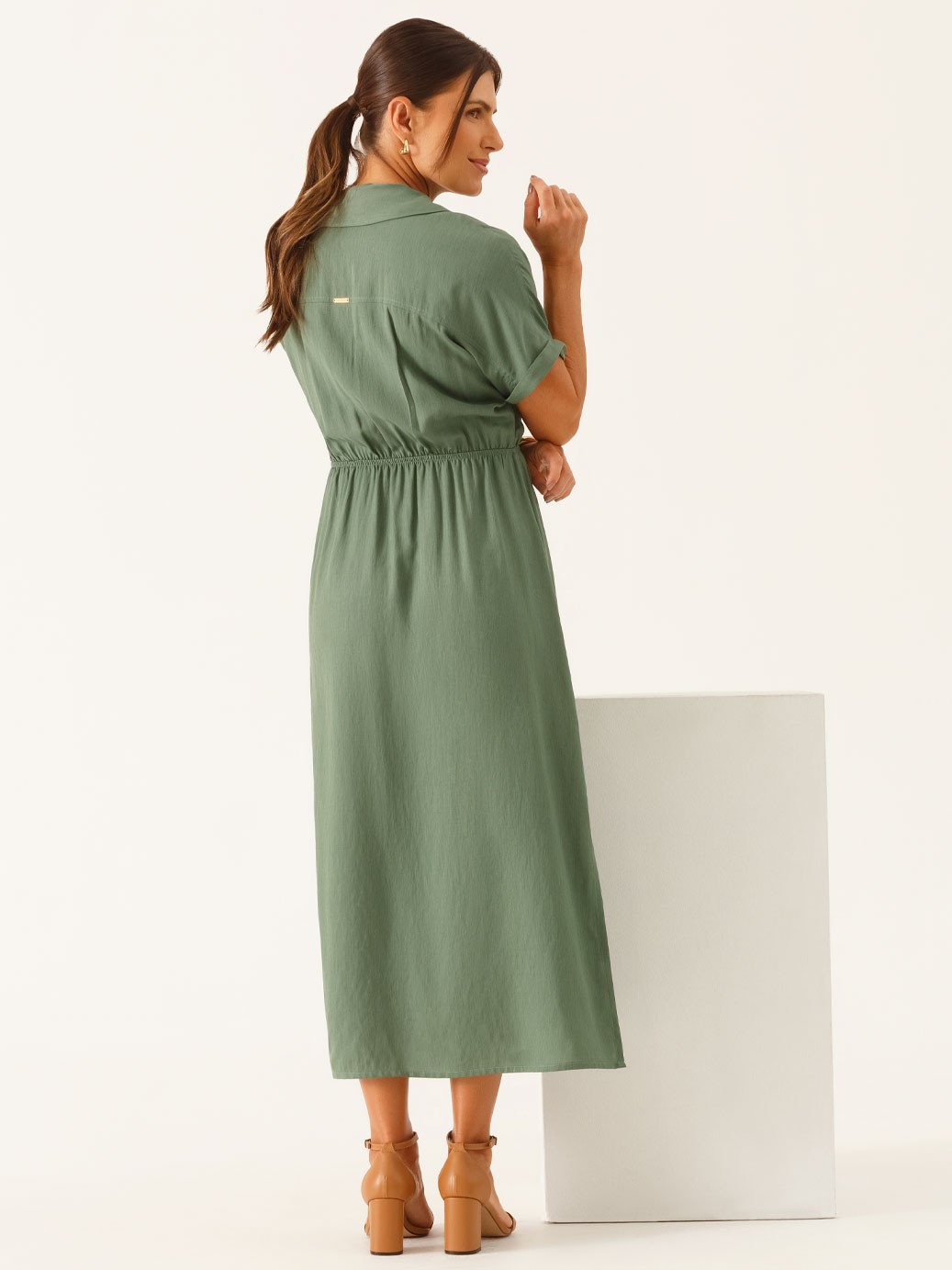 11000420 vestido decote v longuete em viscose verde vanderleia 4