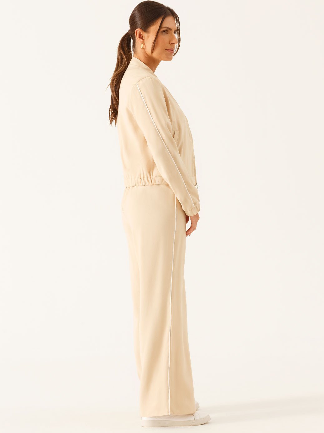 11400280 casaqueto alfaiataria manga longa em viscose aveia virginia 19200536 calca alfaiataria wide leg em viscose aveia vitoriana 2 3