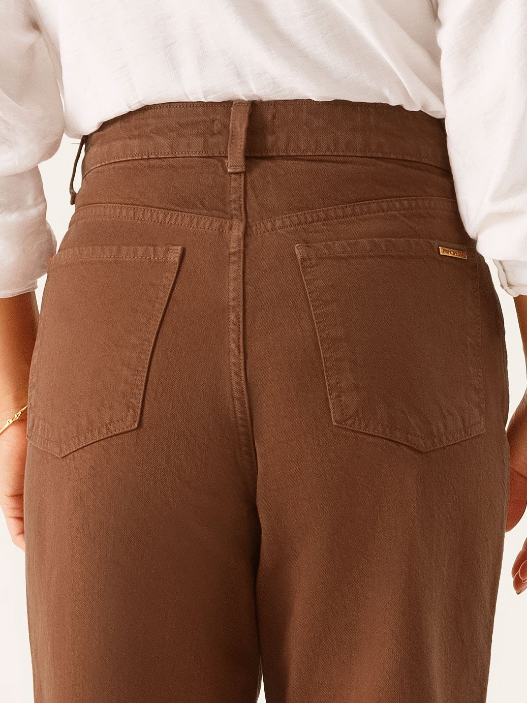 10501644 camisa taila 19200544 calca marrom violetta 2