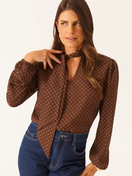 Blusa Manga Longa Regular em Crepe Marrom Yandra