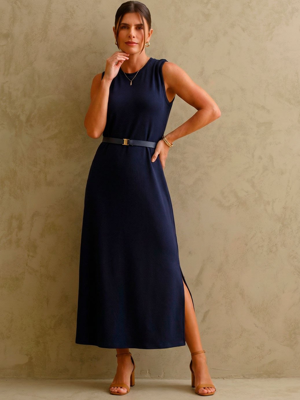 vestido sem manga longuete em malha marinho valdirene