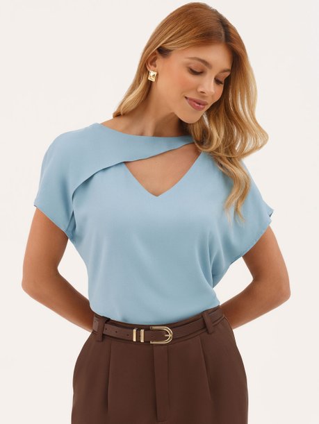 Blusa Decote V Manga Curta em Viscose Azul Claro Clarissea