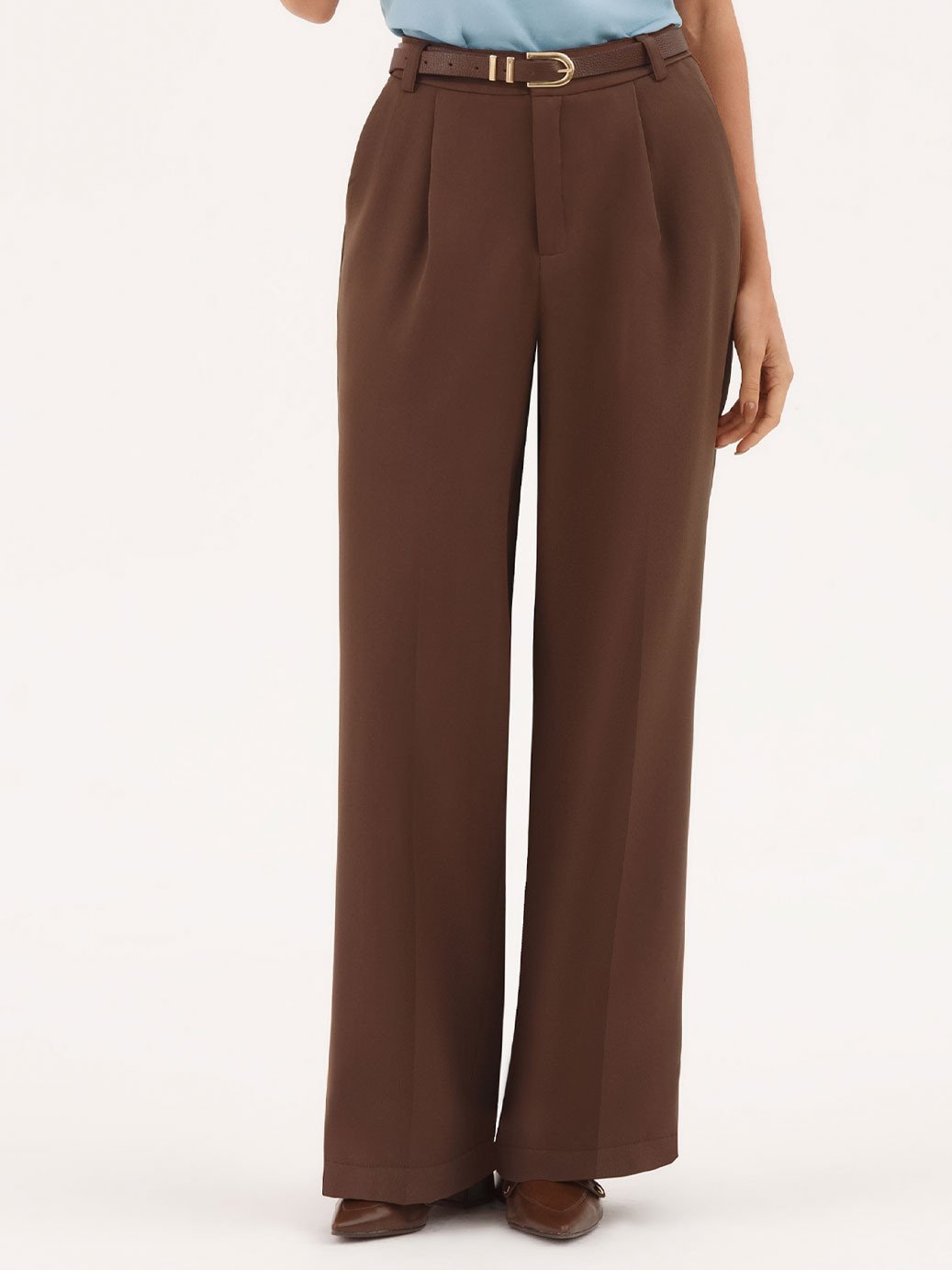 10501683 blusa azul manga curta com decote clarissea 19200557 calca marrom alfaiataria carina 11800090 cinto marrom cafe aylin2