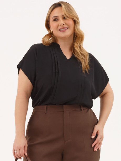 Blusa Manga Curta Decote V em Crepe Preto Nadira