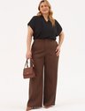 19200577 calca marrom plus size antonia 10501736 blusa preta com nervura nadira 15000188 bolsa tassy camel2