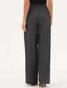 10501500 blusa preta gola alta adri 19200570 calca feminina alfaiataria cinza ellen 2 1