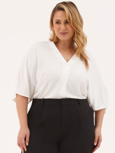 Blusa Manga Curta em Viscose Plus Size Off White Floribel
