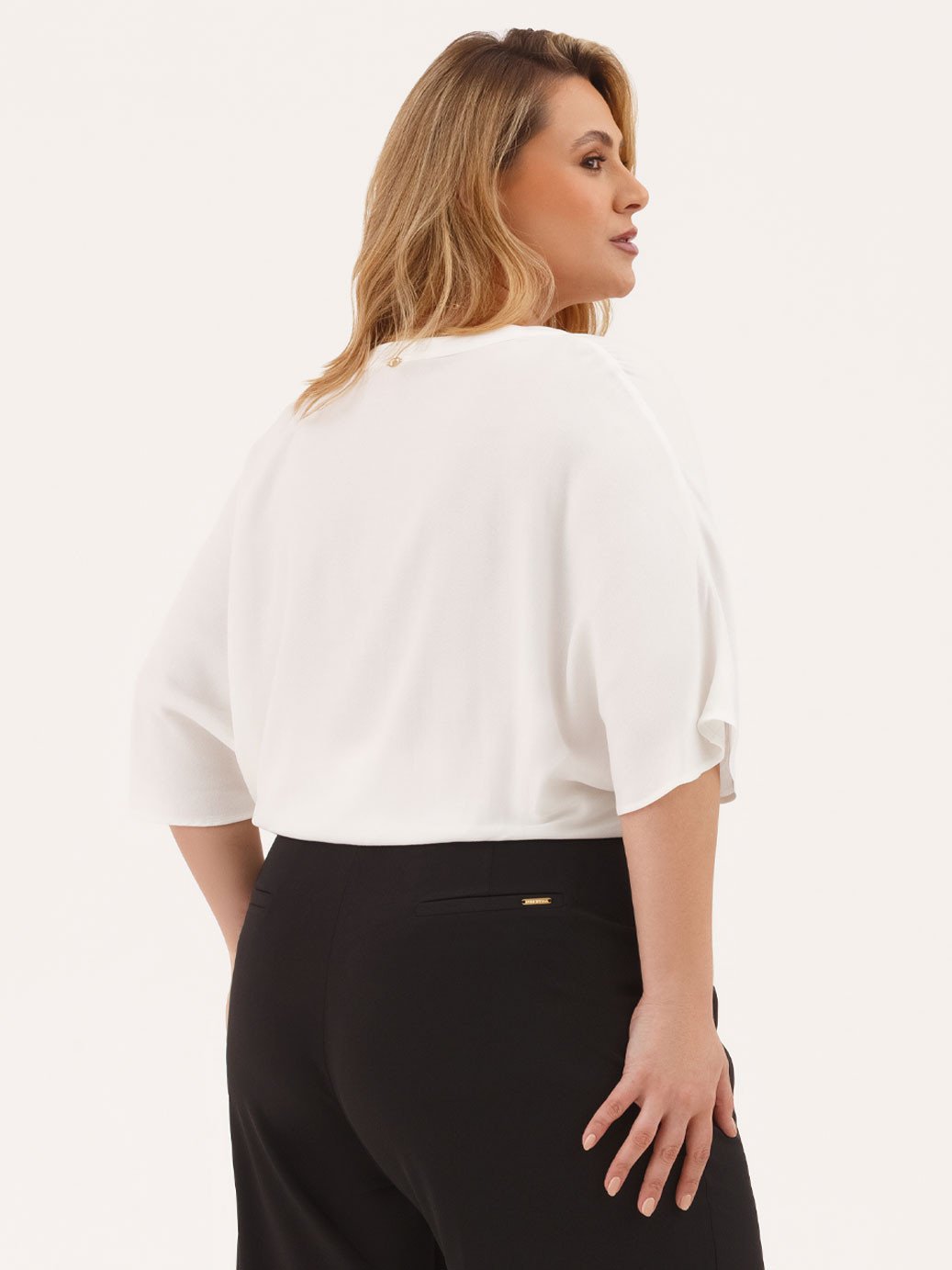 10501707 blusa feminina plus size off white branca floribel 1